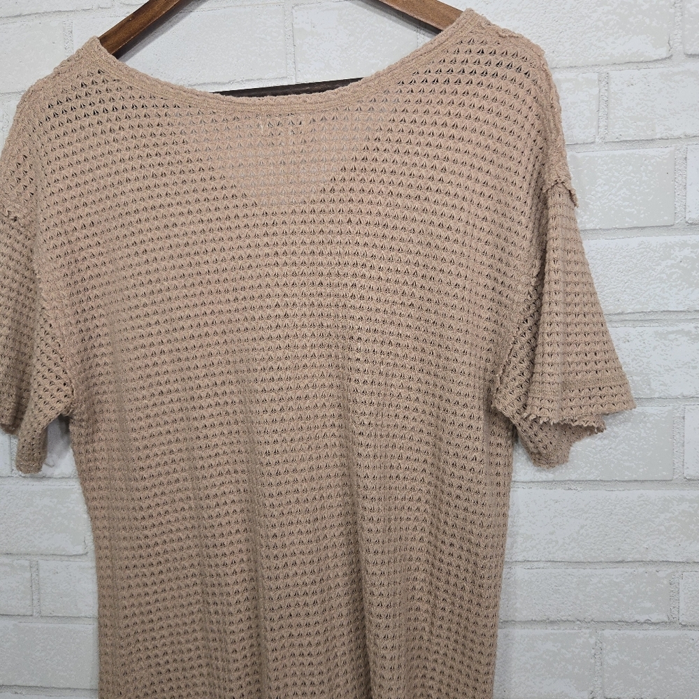 BKE Beige Waffle Knit Short Sleeve V-Neck Tee - Picture 12 of 13